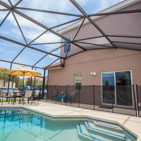 Four Bedrooms Townhouse 4563
